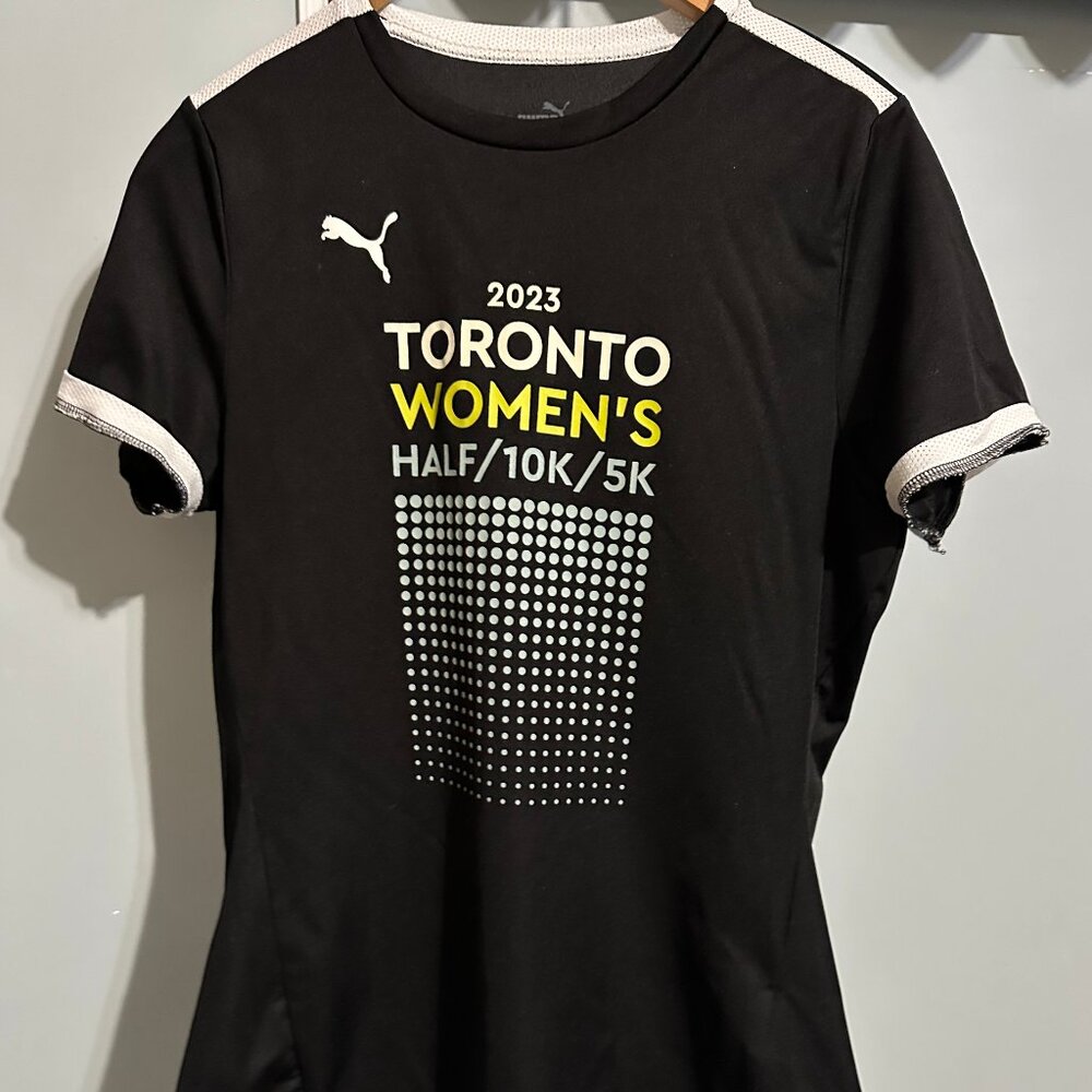 M PUMA black running top